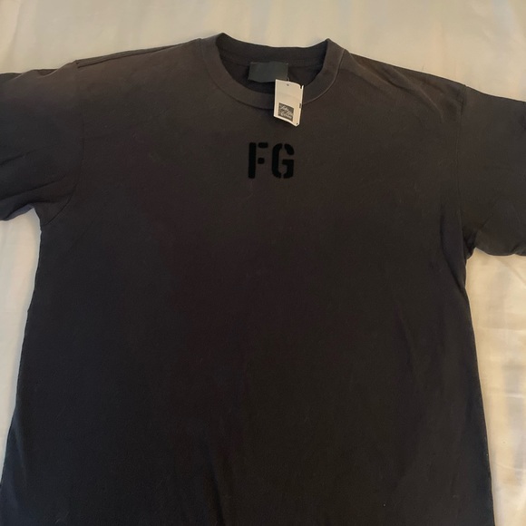 Fear of God black T Shirt - Picture 2 of 7